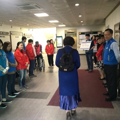 &#034;어르신 안녕하세요&#034; 이미지