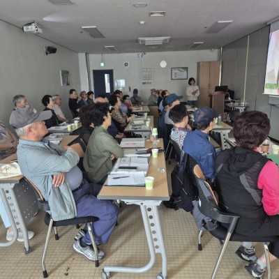시니어리더양성과정 12회~13회 '스마트한 시니어' 강의 진행 이미지